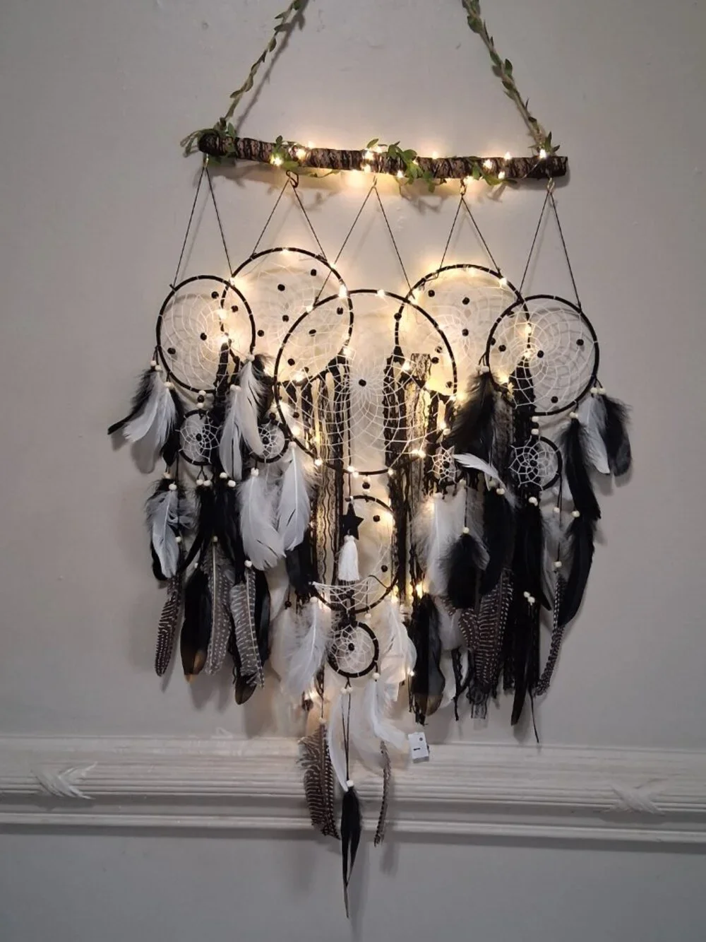 🖤✨ Raven’s Whispering Veil – 5 Ring Dreamcatcher with LED Lights ✨🖤